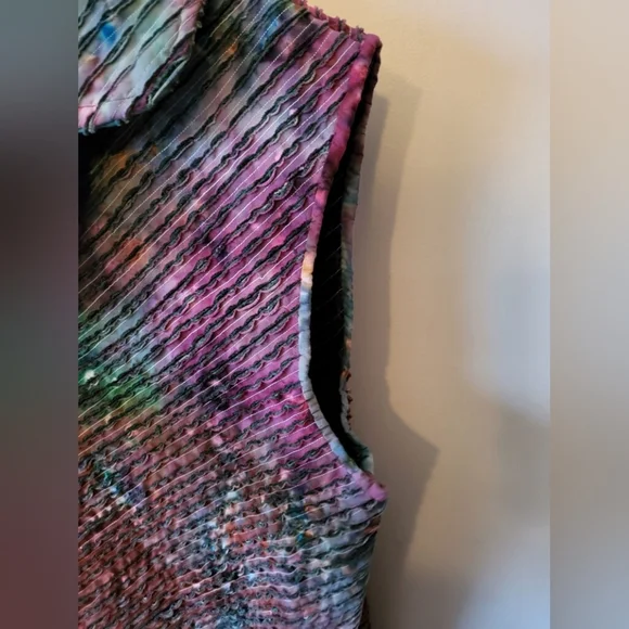 ARTISAN reversible quilted TIE DYE boho open front vest with western hippy vibe - Picture 5 of 7